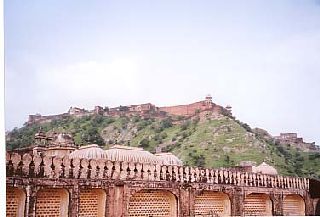 ����̎R�X�ɏ��炳�ꂽ���